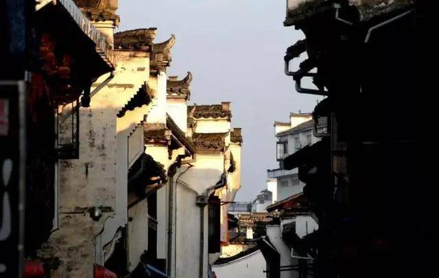 星空·综合体育|
中国传统修建这么多 怎样分辨中国各式传统修建(图2)