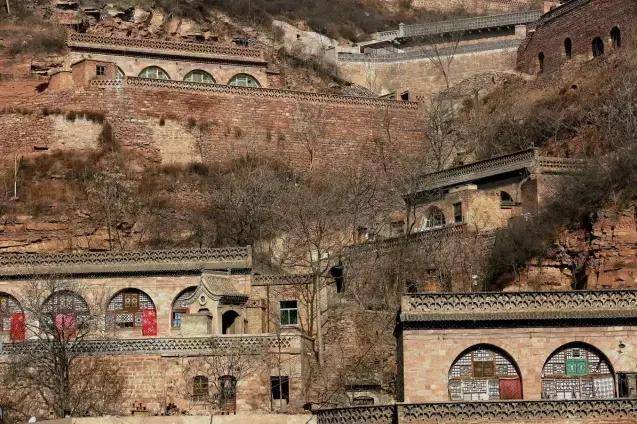 星空·综合体育|
中国传统修建这么多 怎样分辨中国各式传统修建(图10)